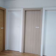 Mobapi tres puertas en madera 