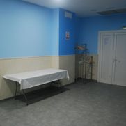 Mobapi mesa en una habitación
